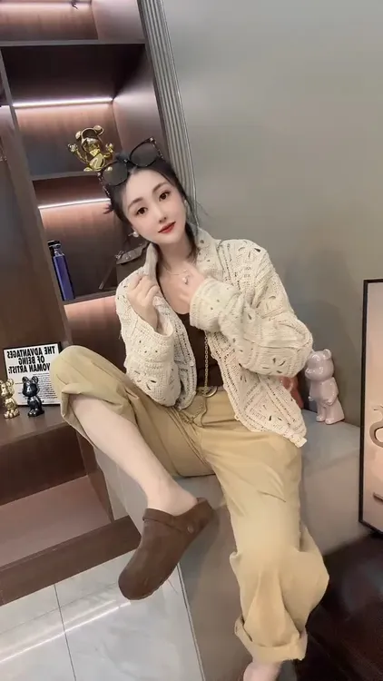 T26228不起球法式翻领开衫女开衫款气质毛针织衫时装镂空