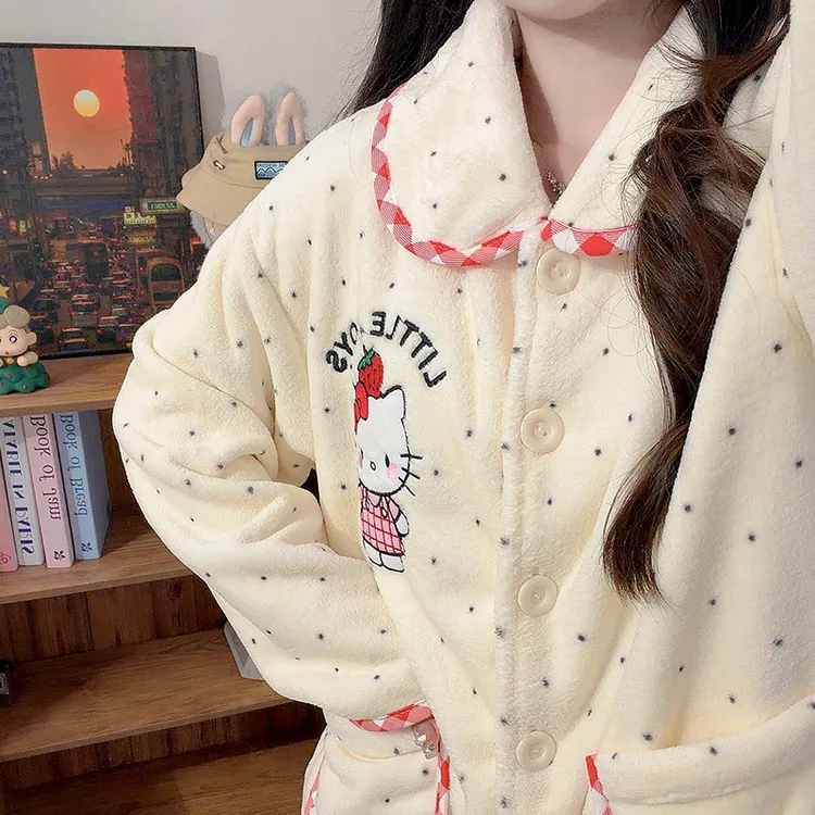 奶白小波点kitty娃娃领睡衣女冬季法兰绒长袖加绒加厚保暖家居服