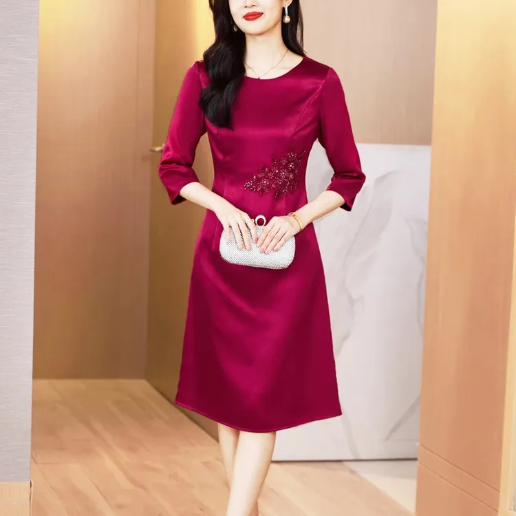 玫红色晚小礼服连衣裙女2025早秋新款喜庆婆婆妈妈婚宴装A字裙子