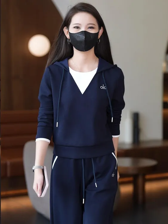 2025春秋装新款长袖假两件上衣爆款套装减龄连帽宽松休闲阔腿裤女