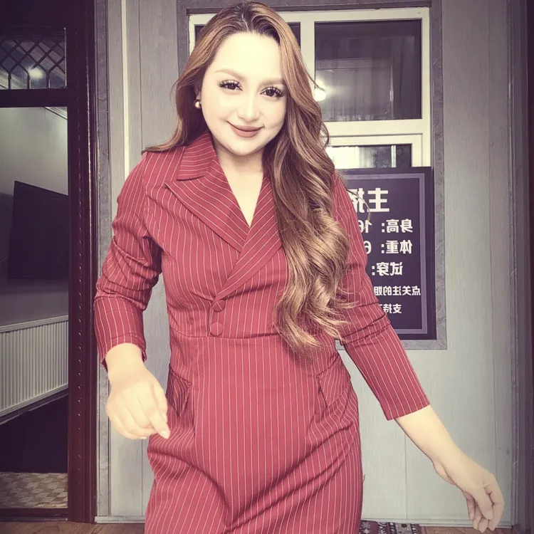 条纹条纹秋冬新款收腰方领长袖条纹气质连衣裙女中裙