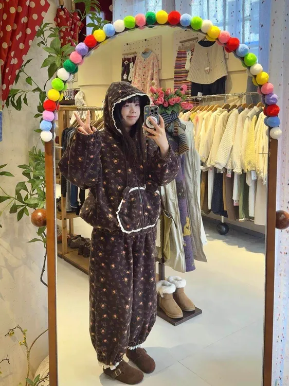 复古风甜美碎花珊瑚绒睡衣冬季女2025新款保暖家居服套装可外穿