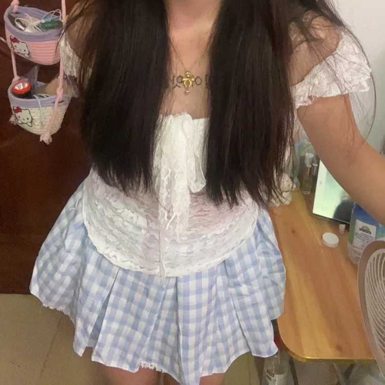 夏季百搭高腰格子防走光显瘦上衣搭配蓝色半身裙