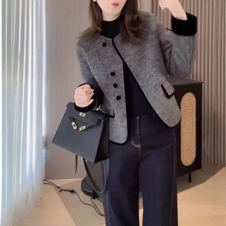 2025秋冬小香风韩版轻奢时尚显瘦百搭休闲圆领单排扣宽松短款外套