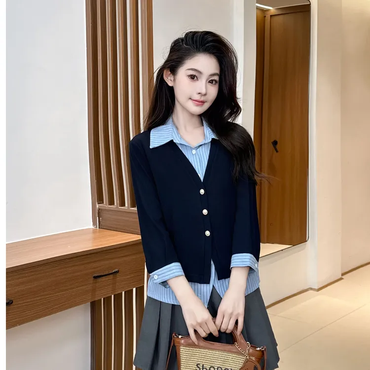 2025年秋季新款条纹假两件显瘦时尚百搭衬衫翻领拼接减龄女式上衣