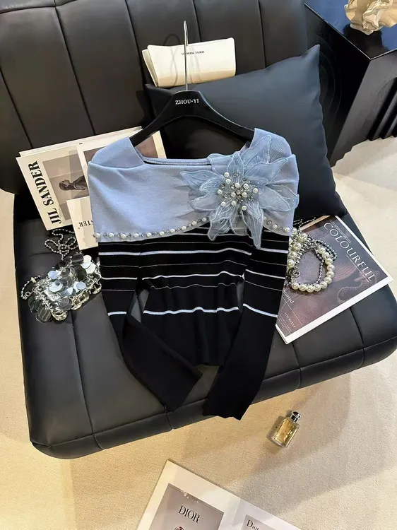 ZHOUYI/周一 2025秋季新款打底衫立体花朵条纹长袖女修身百搭上衣