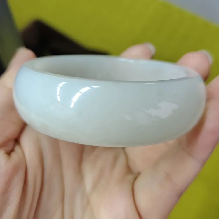 宽条墨玉羊脂白玉镯新疆和田玉手镯大圈口收藏送女友岳母亲