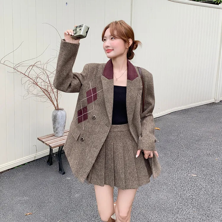 美拉德老钱风撞色毛呢西装百褶裙2025冬季新款复古氛围感气质套装