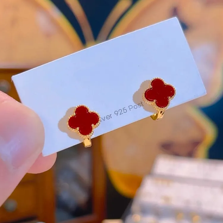 铜合金耳饰 2025新款爆款红色四叶草耳钉轻奢高级感气质大气耳环