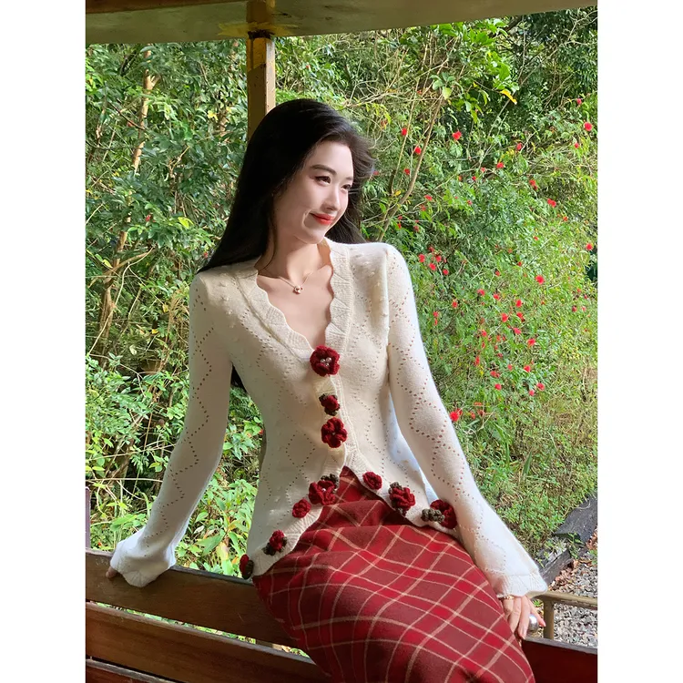 凌茜恣禾【甜心】法式杏色毛织手钩花毛织开衫气质红格子直筒半身裙