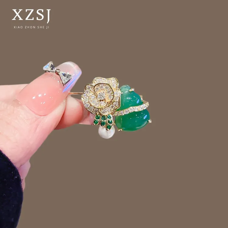 铜锆石胸针 轻奢福禄玫瑰胸花新款葫芦别针防走光扣开衫衣服配饰