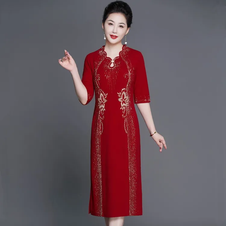大码高贵气质旗袍妈妈服红色中国风洋气宴会显瘦高档中式中老年气