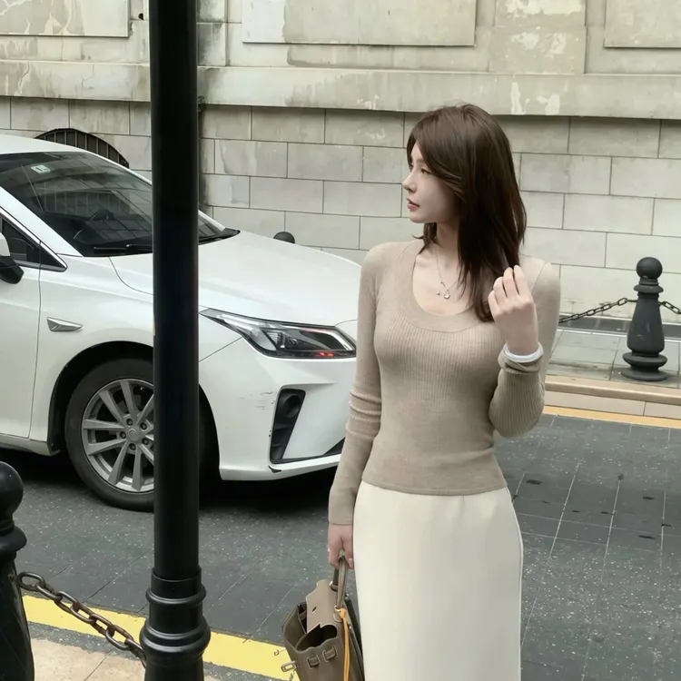 秋冬新款毛衣女设计感U领通勤百搭高级感修身显瘦针织上衣#3051