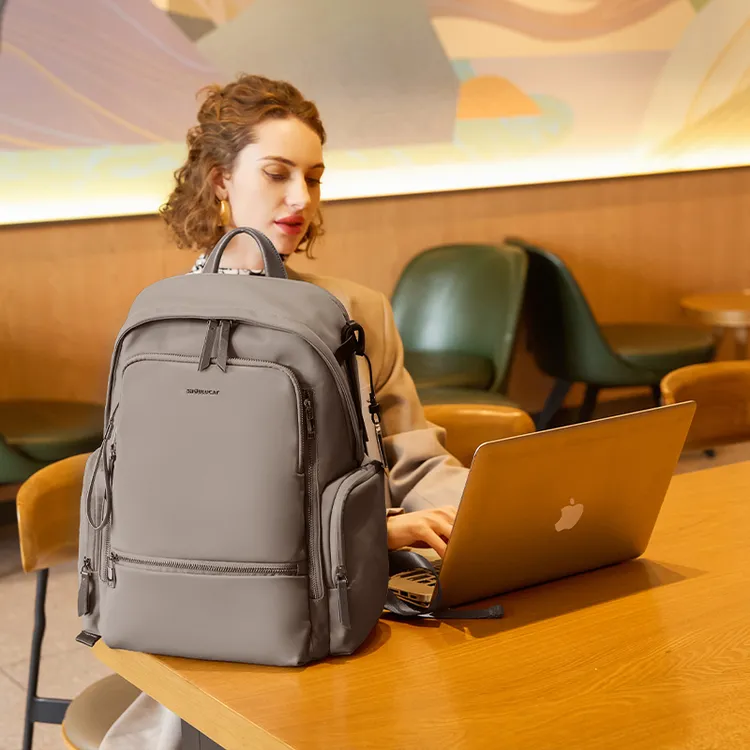 时尚女士双肩包高档通勤背包潮流轻便旅行背包多功能商务电脑包