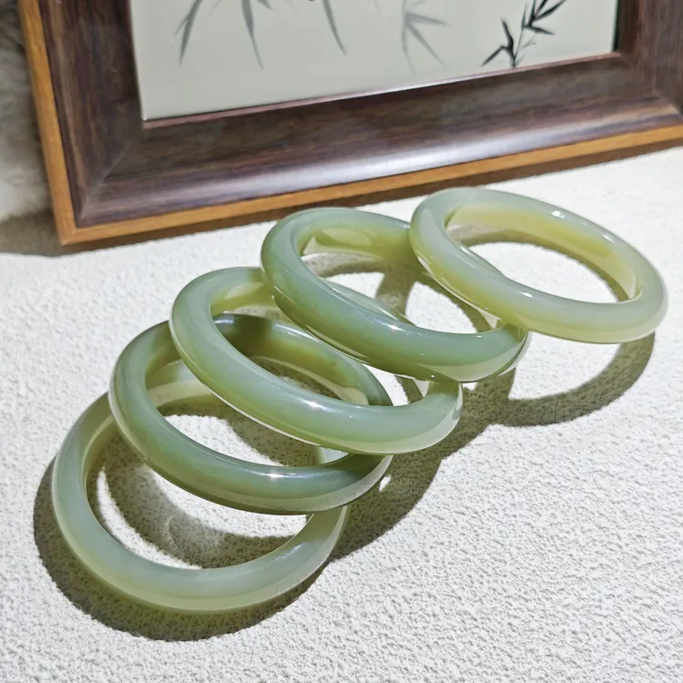 【厂长】年货好物 和田玉 浅湖水手镯 多样性发货 拍一发一 H8761