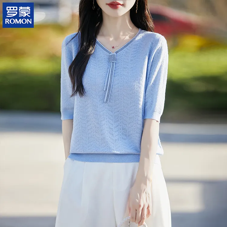 罗蒙洋气妈妈装夏装纯色高档小衫2025新款中老年女装时尚V领上衣