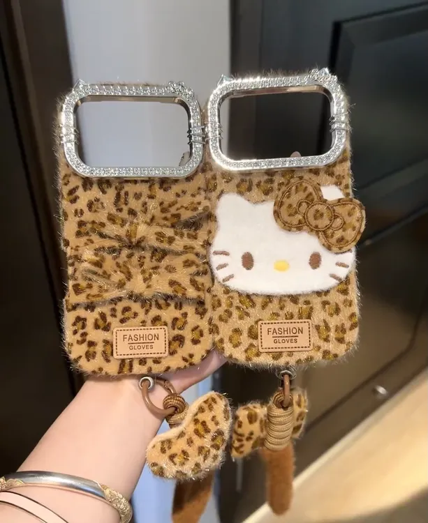 秋冬双面带钻毛绒猫耳立体hellokitty适用于iPhone16/17promax壳