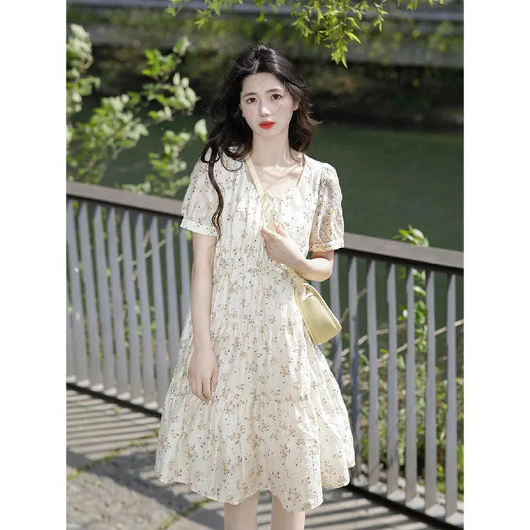 夏季新款法式仙气森系收腰气质减龄碎花短袖连衣裙白色