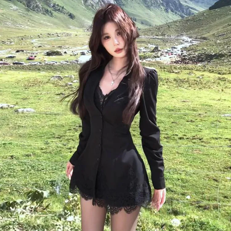 黑色V领蕾丝拼接长袖西装连衣裙子女秋季2025新款赫本风包臀短裙