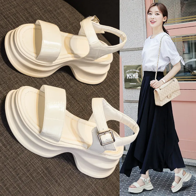 厚底凉鞋女士2025年夏季新款爆网红增高跟罗马坡跟松糕运动时装