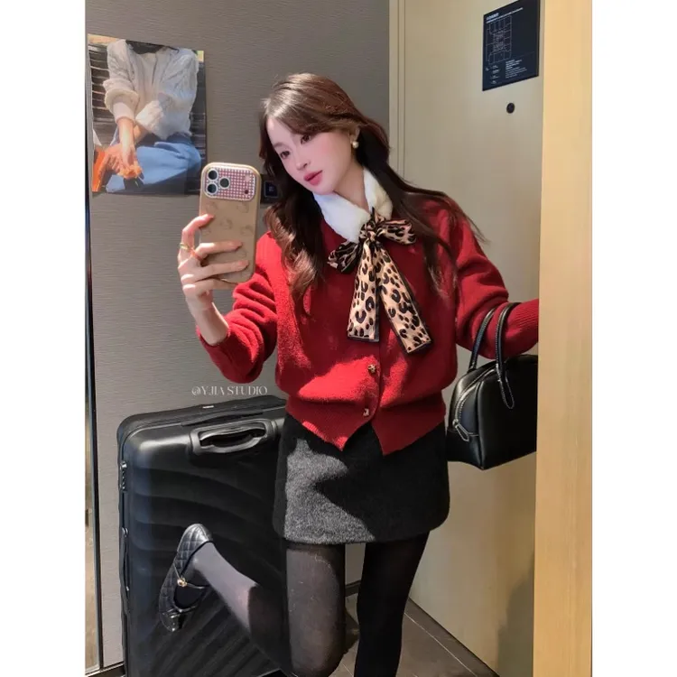 氛围感豹纹丝巾毛毛领针织衫女2026冬季韩版洋气加厚圆领毛衣开衫