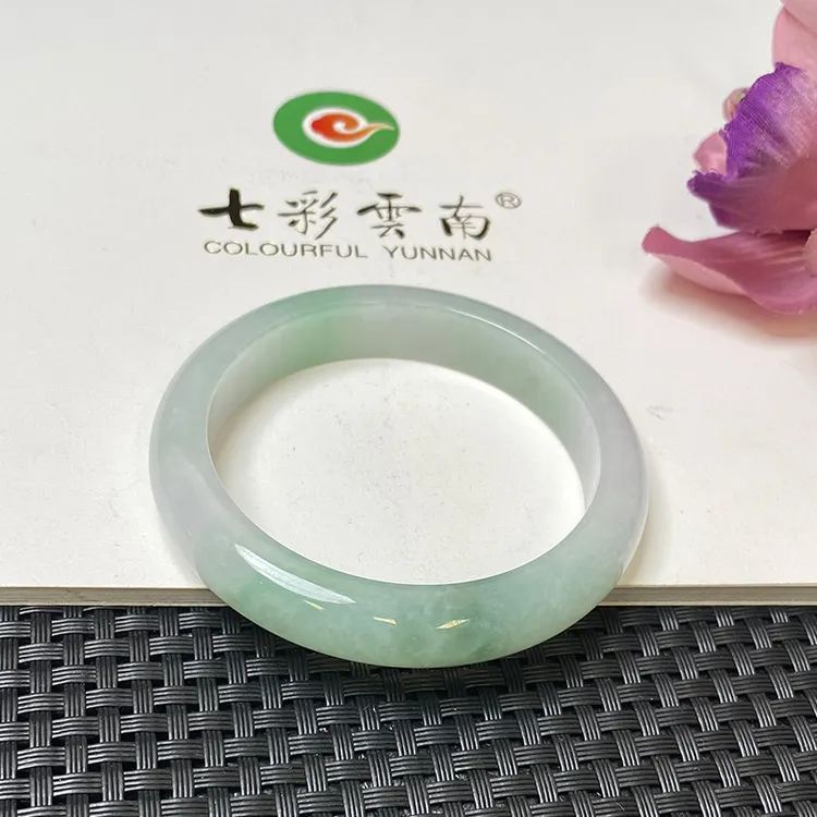 Colourful Yunnan/七彩云南冰种飘花翡翠手镯