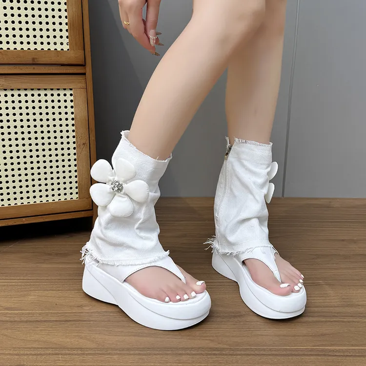 夏季罗马风时装凉鞋女2025年新款炸街裤管靴松糕软底短筒夹趾凉靴