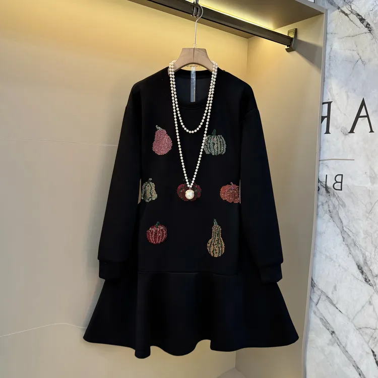 2025新款气质洋气轻奢烫钻水果时尚欧货简约设计感胖mm连衣裙2885