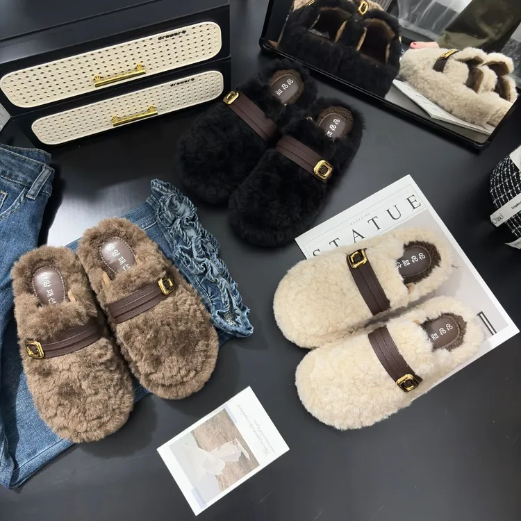 美拉德厚底包头款女秋冬外穿防滑保暖2025新款皮带扣孕妇加绒拖鞋