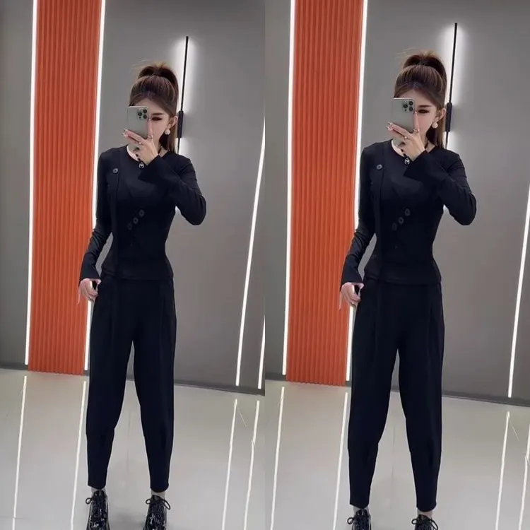 时尚2025高档早春新款气质休闲修身遮肉显瘦T恤价裤子两件套套装