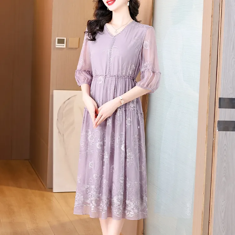 重工刺绣V领雪纺连衣裙女装2025夏季新款轻奢高级感漂亮减龄裙子