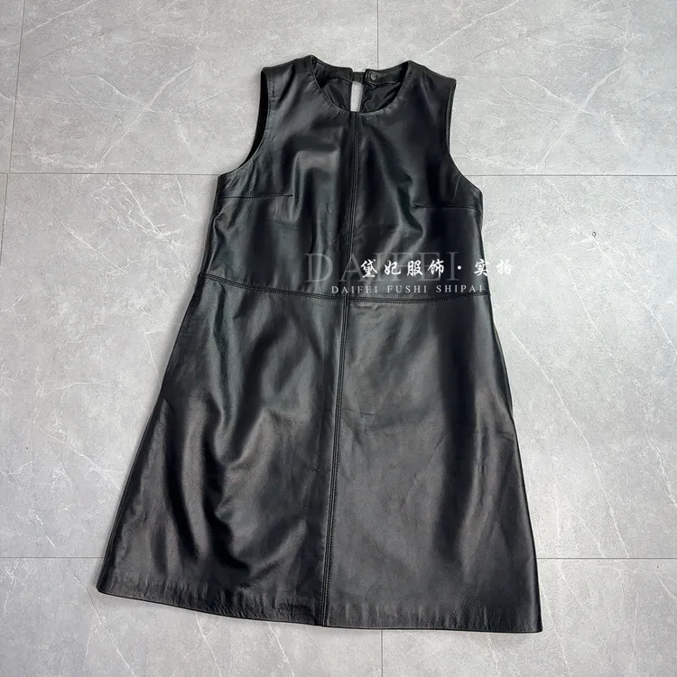 2025年秋季新款真皮连衣裙女宽松显瘦A字裙圆领百搭绵羊皮背心裙