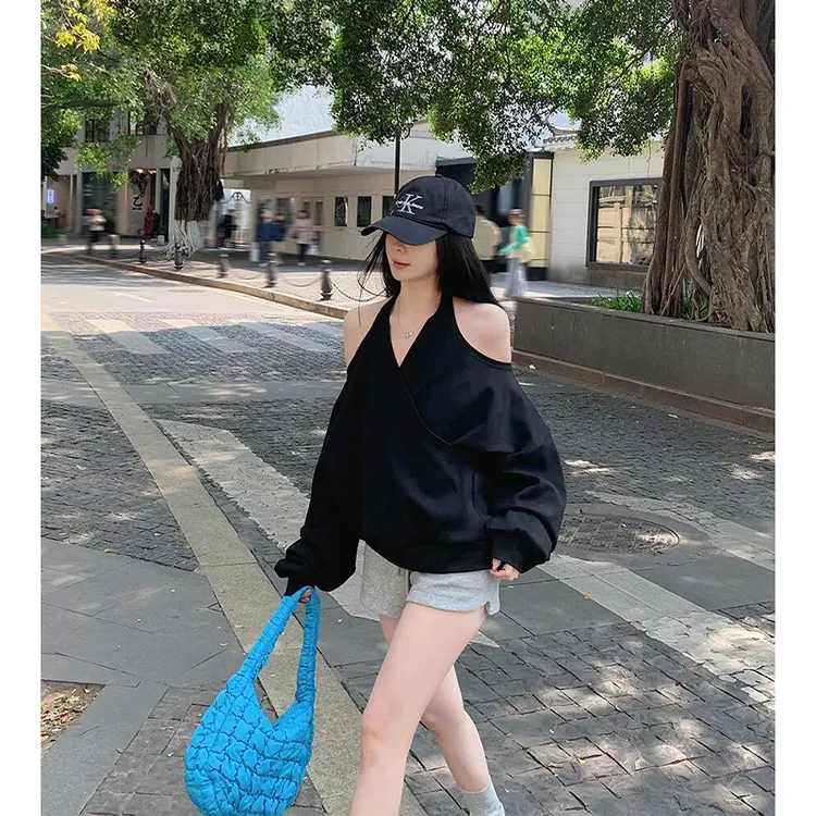 INS CEC美式复古气质辣妹露肩V领宽松长袖黑色卫衣T恤女挂脖上衣