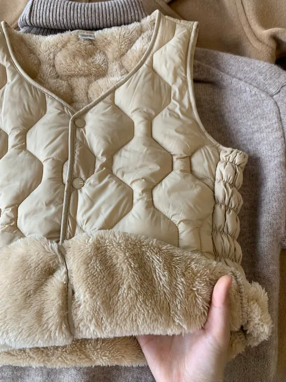 新款马甲加绒加厚款冬季短款保暖马夹毛绒绒坎肩时尚洋气无袖棉服