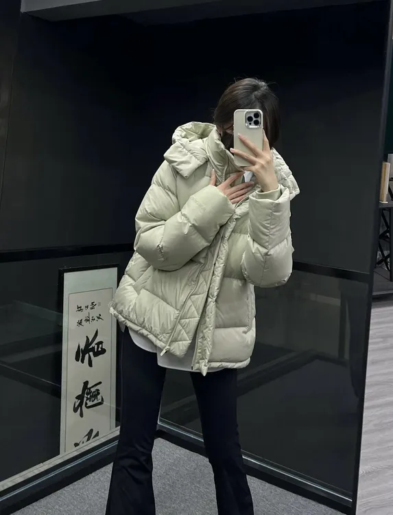 五格羽绒服 一模一样 收腰连帽