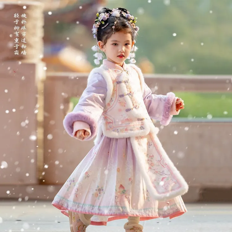汉服女童冬款2025新款儿童新中式明制马面裙套装小女孩过年拜年服