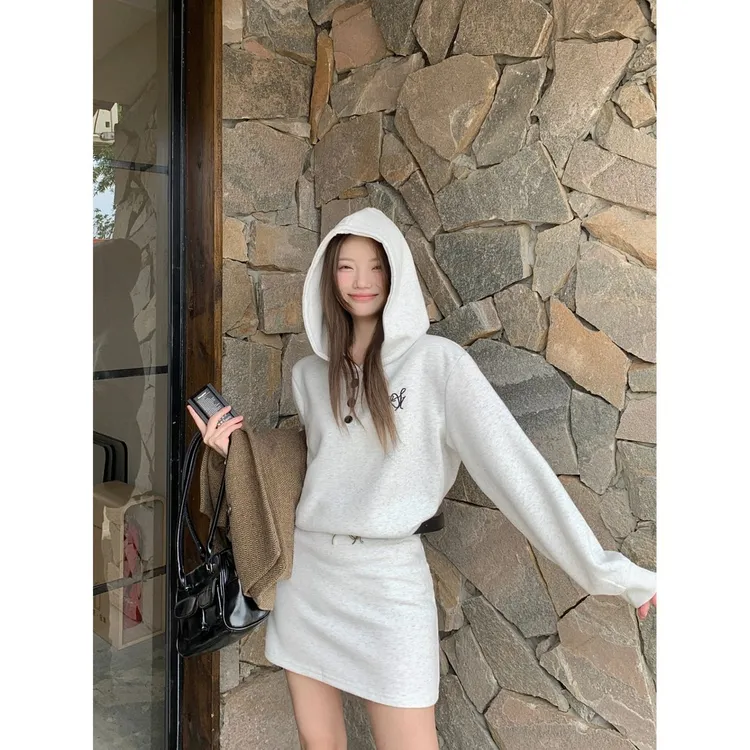 韩系辣妹长袖卫衣连衣裙女早新款小个子气质收腰修身包臀短裙裙子