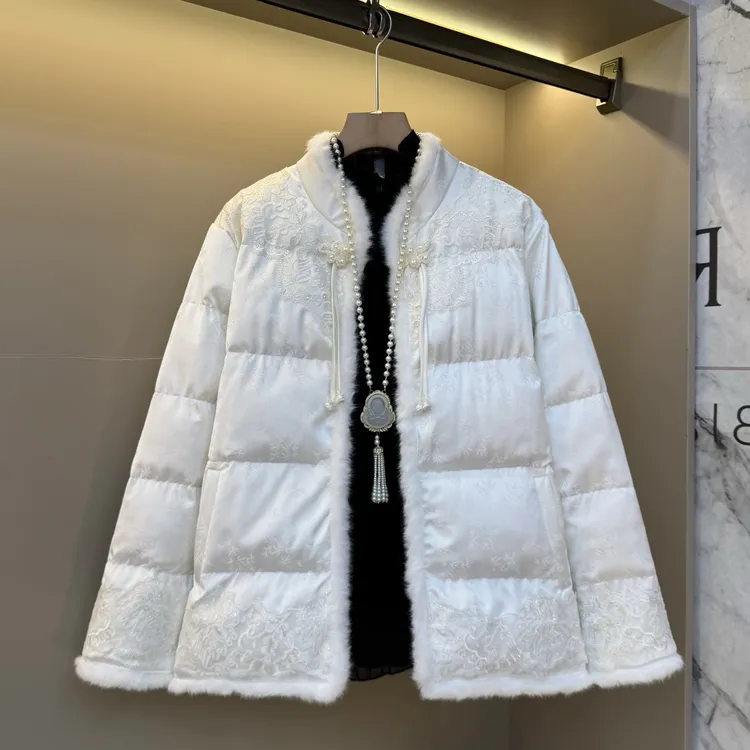 2025年冬季新款大码女装优雅新中式精致刺绣棉服气质显瘦外套6151