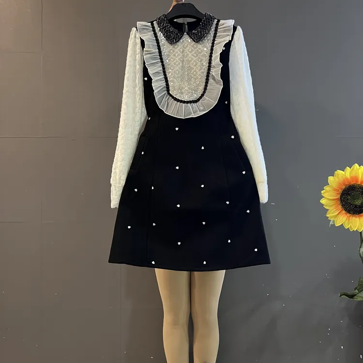 欧货新款重工钉珠娃娃领蕾丝拼接假两件洋气减龄显瘦连衣裙