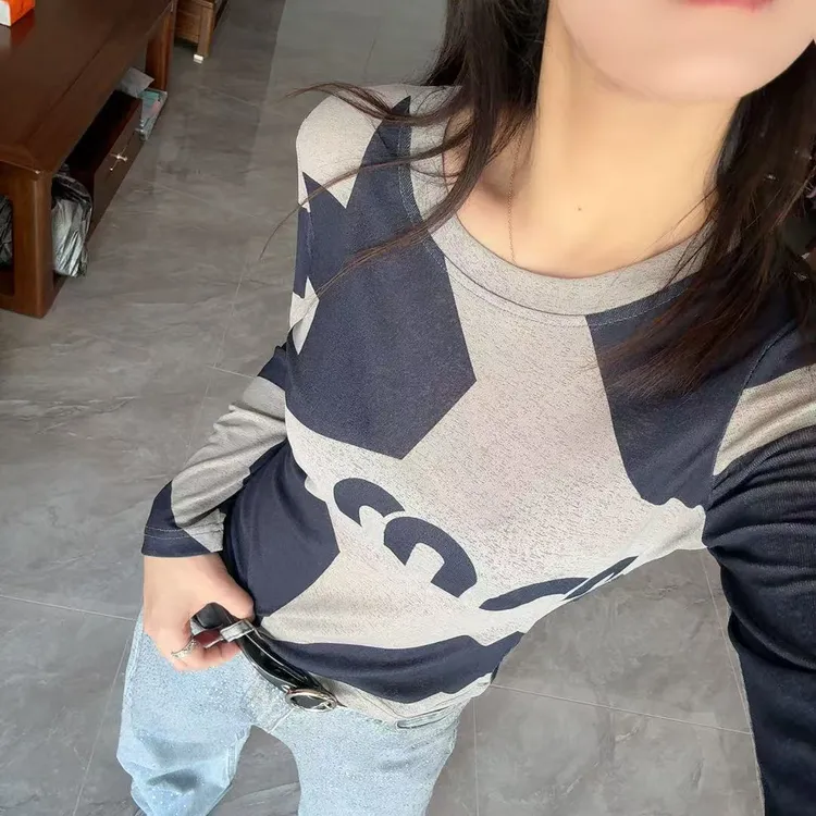  8383 设计感拼色打底衫