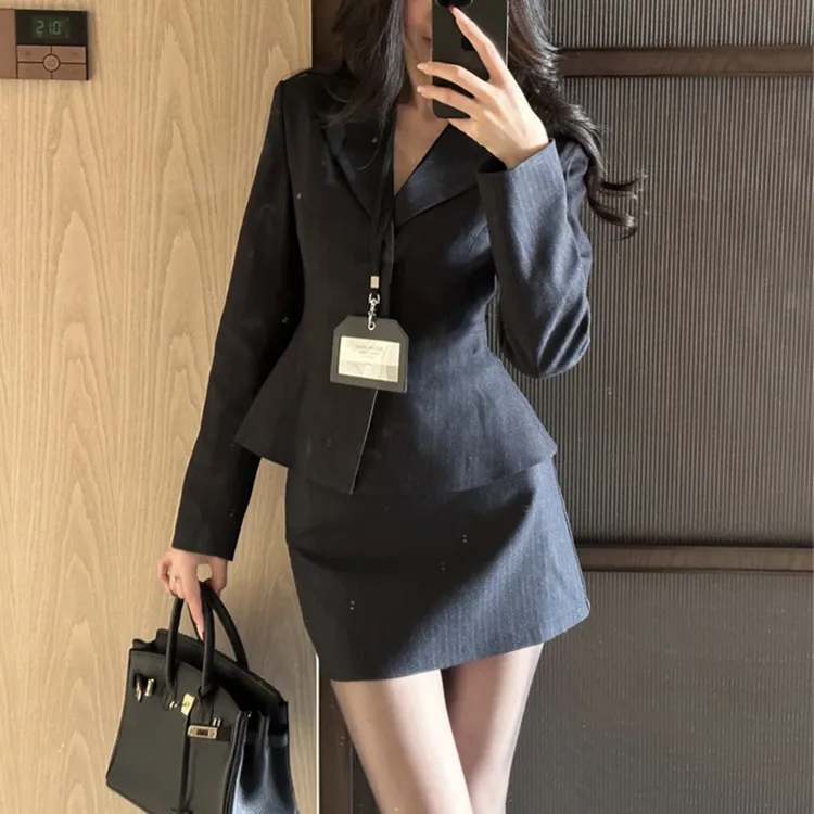 “海妖姐姐”高级感西装小上衣半裙两件套装女2025春装新品气质裙