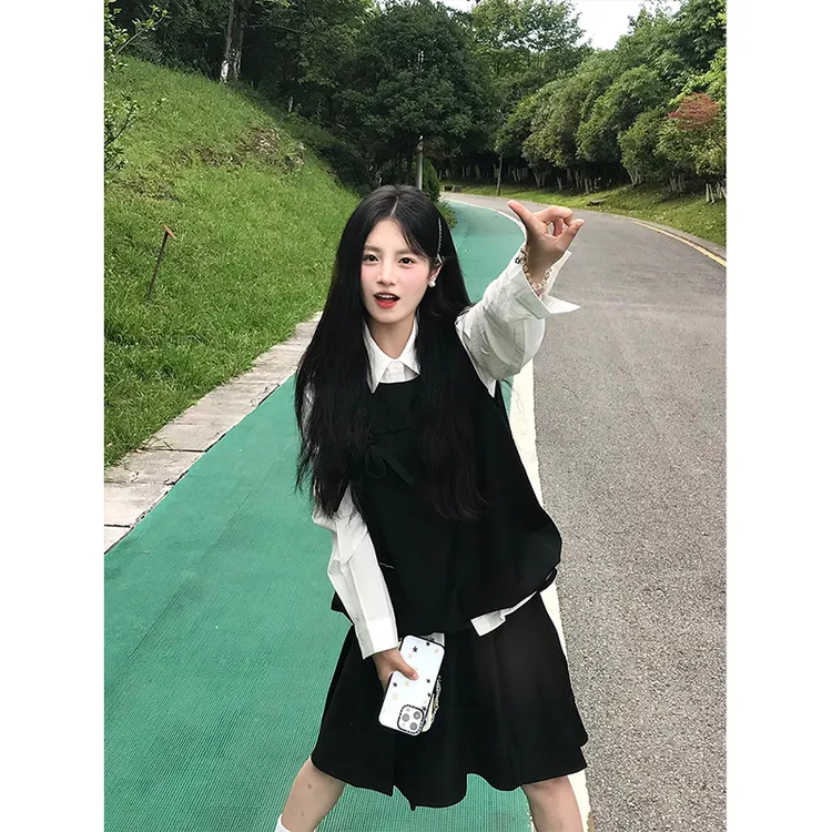 秋季甜妹少女学院风黑色花苞背心马甲衬衫上衣女搭配半身裙子套装
