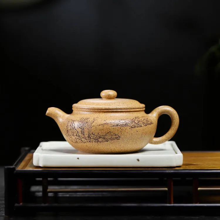 双国工作品【扁腹】 泥料：原矿高温段泥古龙窑柴烧 容量 ：250毫升