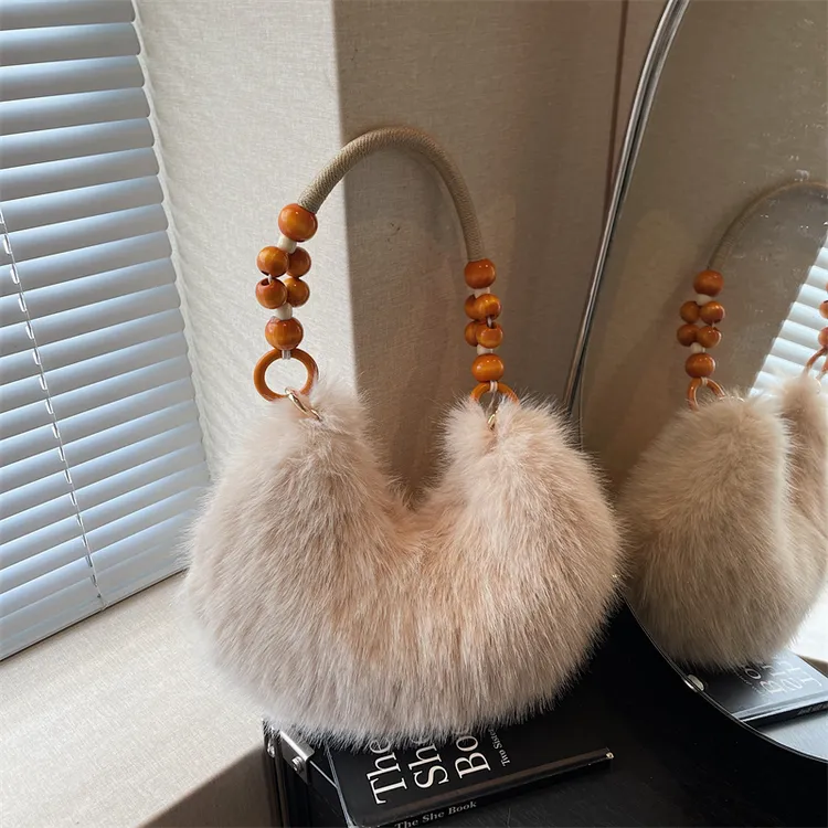 今年流行超火毛绒包包女2025新款秋冬毛茸茸单肩包可爱百搭毛毛包