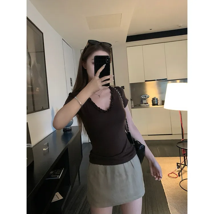 薄荷冰茶~花边V领修身T恤夏季辣妹短袖纯色百搭上衣+半身裙