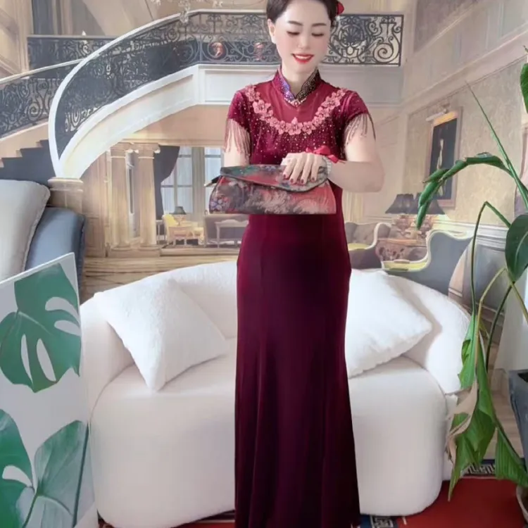 洗婆婆喜妈妈秋冬韩国绒流苏连衣裙