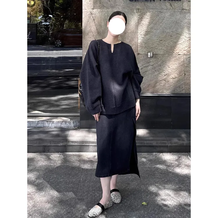 2025秋装新款小个子独特漂亮时尚高级感上衣大方得体小香风卫衣女