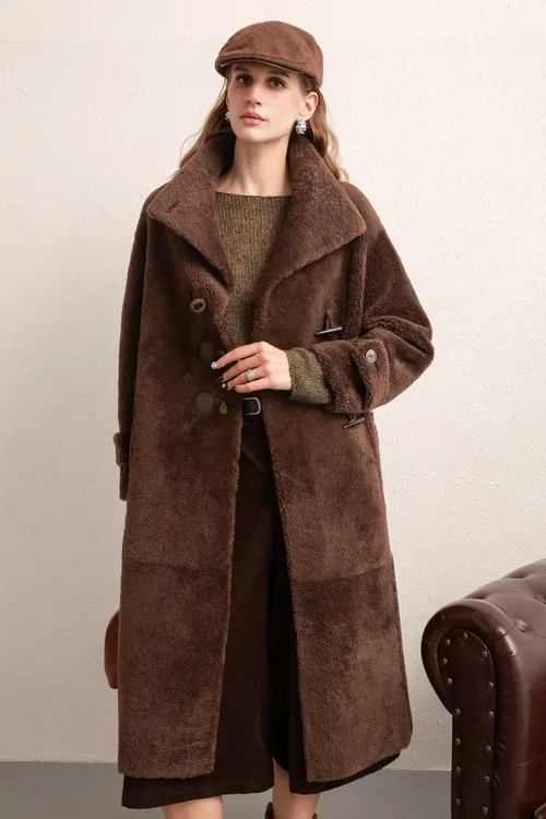 南非进口皮毛一体女2025新款长款真毛牛角扣宽松慵懒立领大衣外套