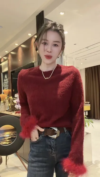 欧货冬季蕾丝提花毛毛袖打底衫2025新款女轻奢高级感独特漂亮小衫