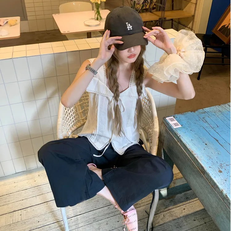 韩系复古系带花边翻领无袖吊带背心女夏季新款外穿修身显瘦小上衣